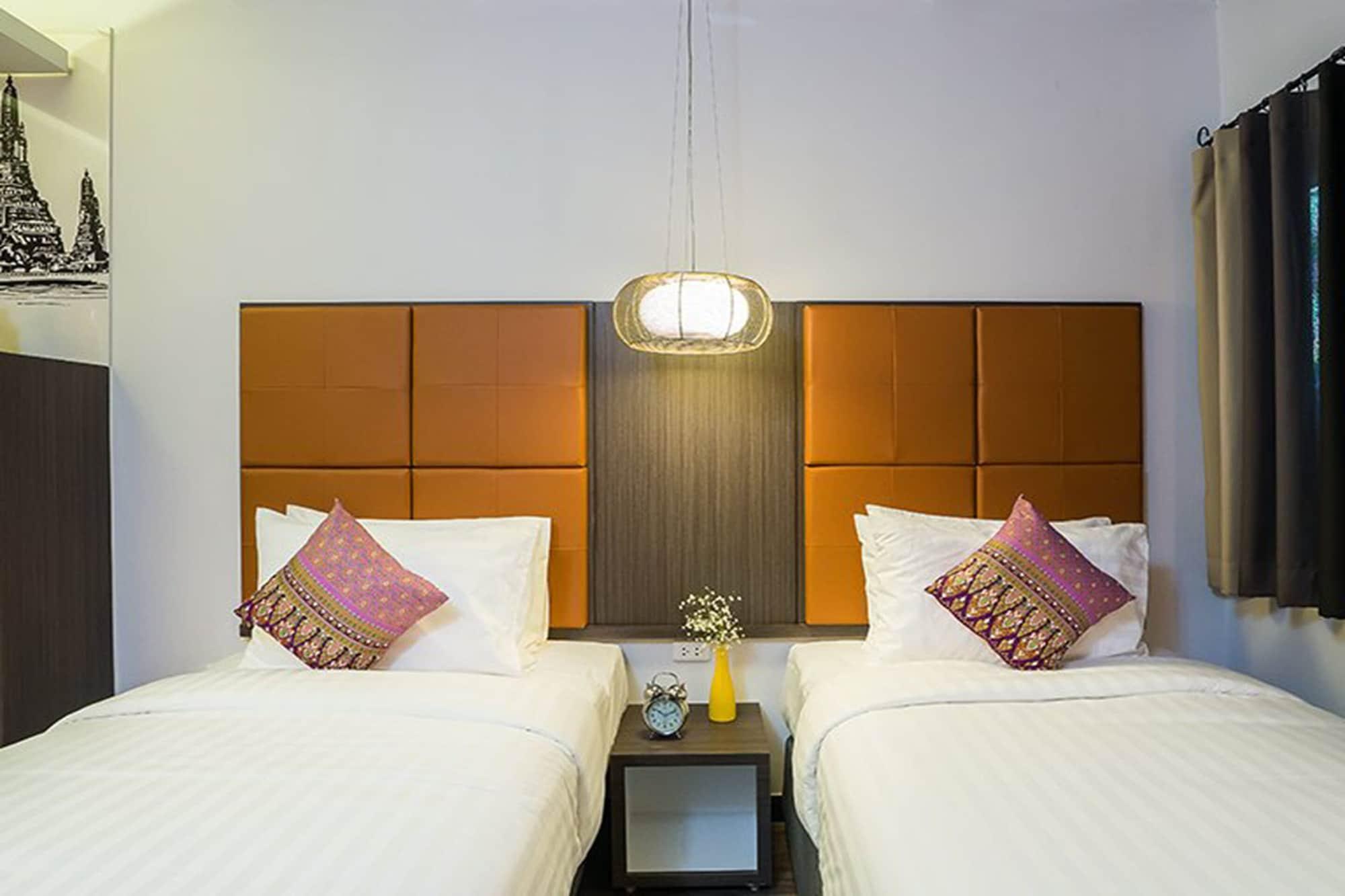 Aim House Bangkok No Parking Hotel Exterior photo