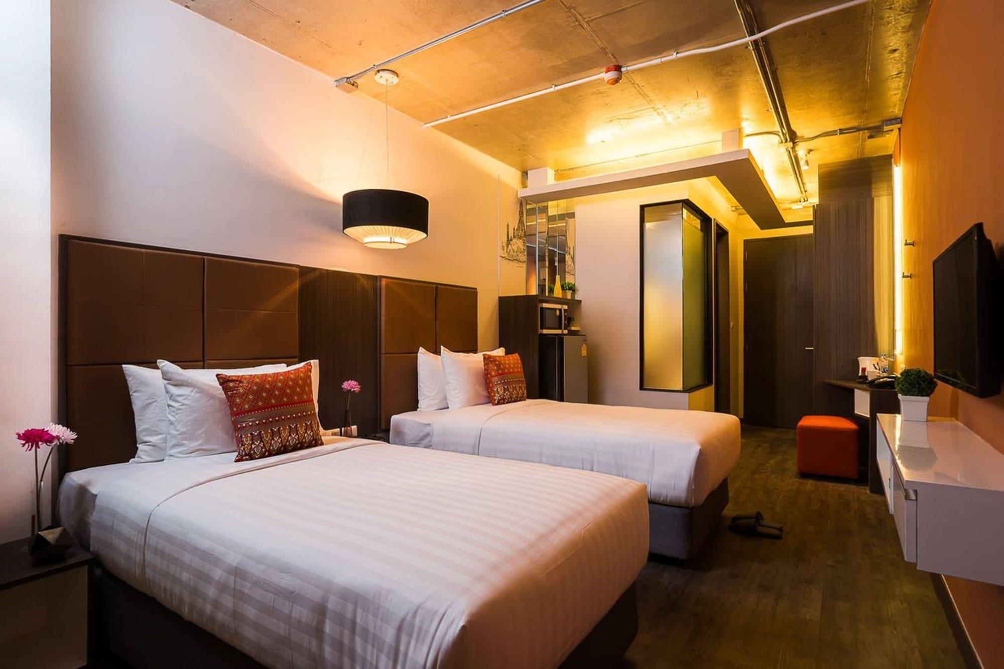 Aim House Bangkok No Parking Hotel Exterior photo