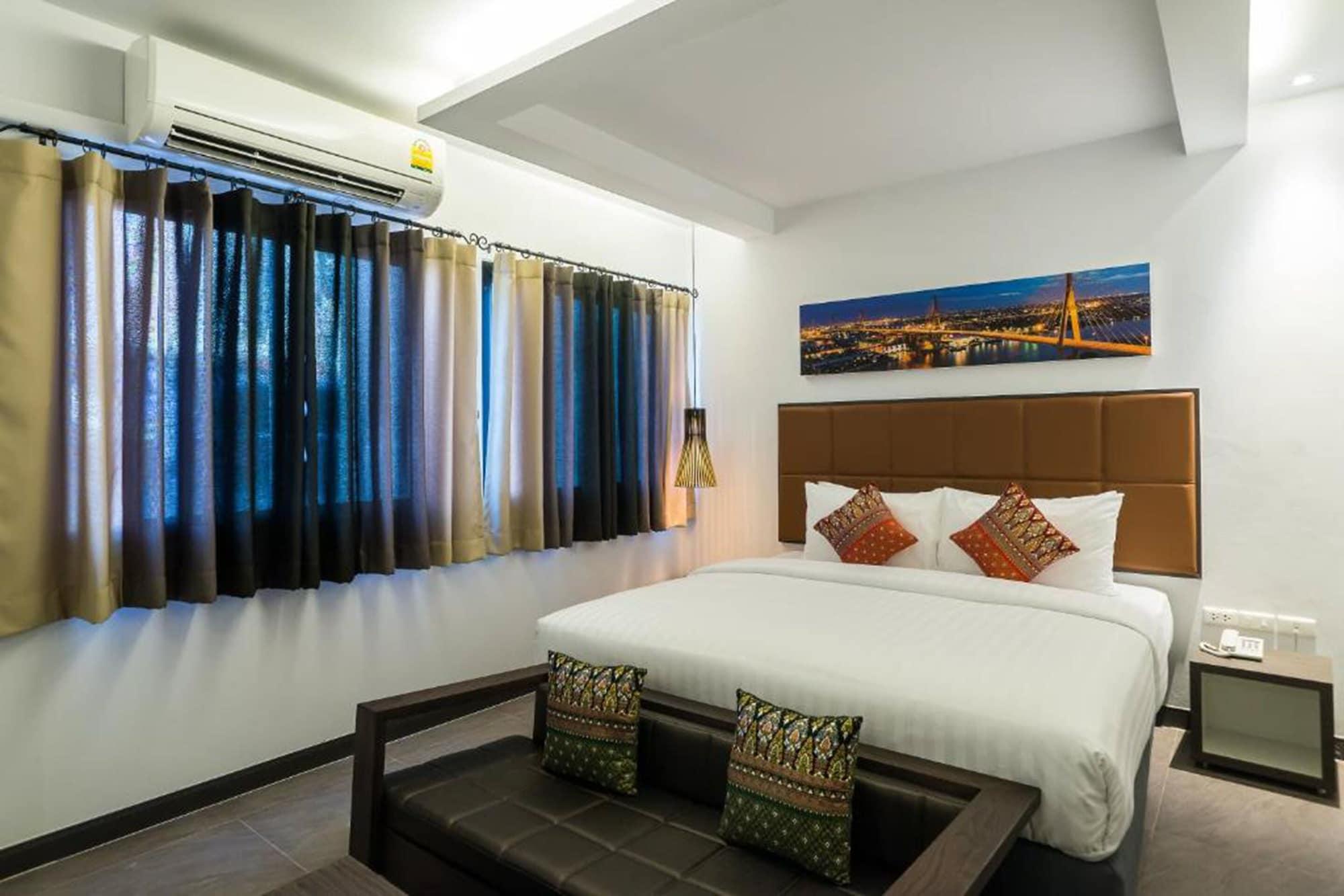 Aim House Bangkok No Parking Hotel Exterior photo