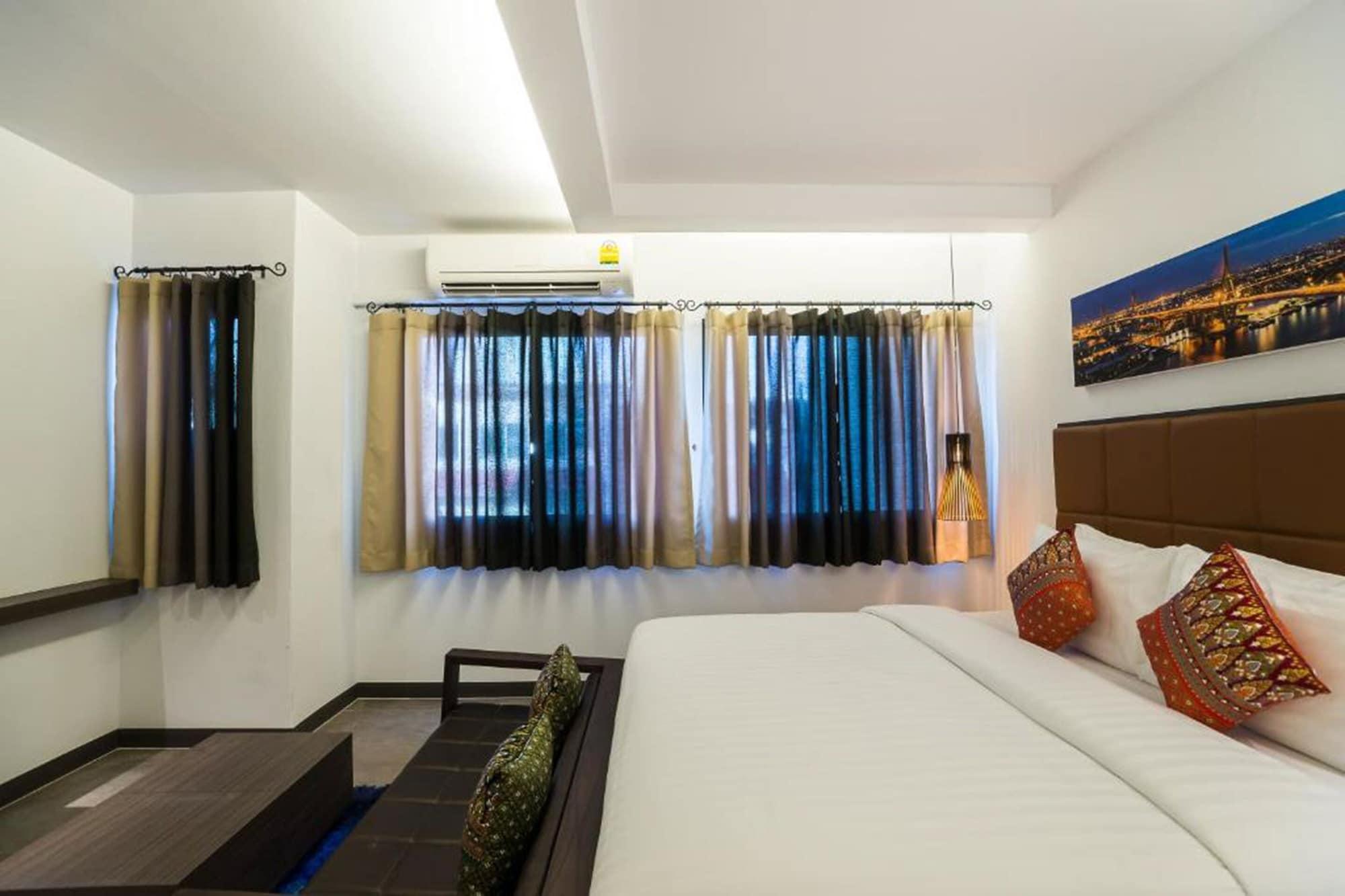 Aim House Bangkok No Parking Hotel Exterior photo