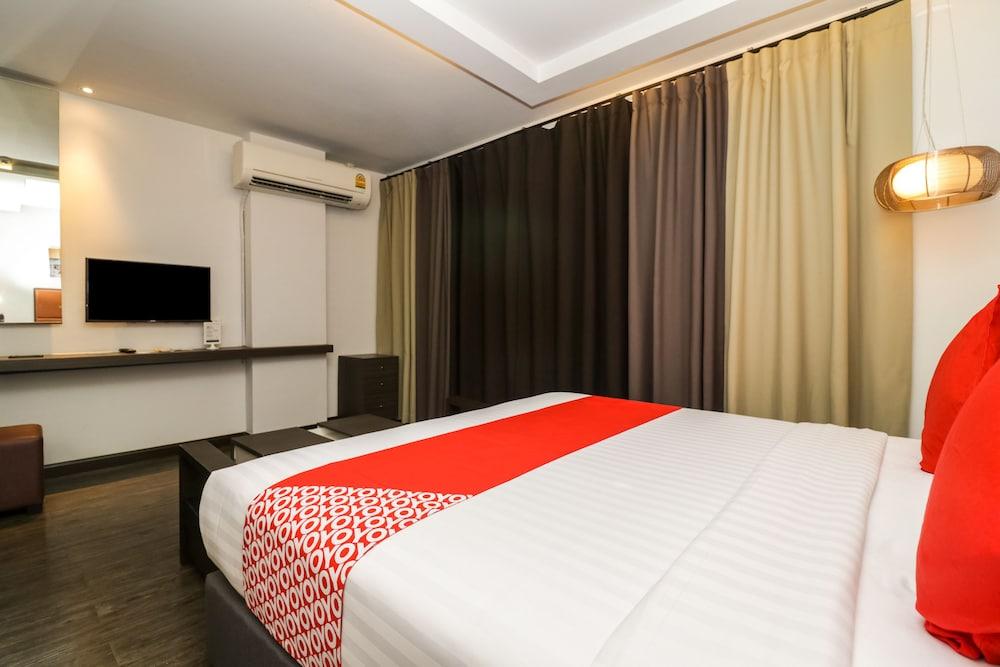 Aim House Bangkok No Parking Hotel Exterior photo