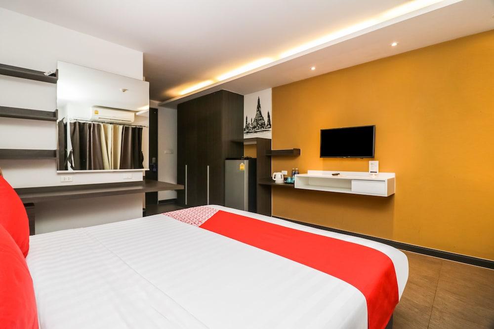 Aim House Bangkok No Parking Hotel Exterior photo