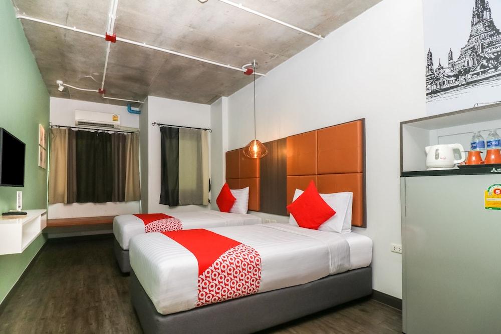 Aim House Bangkok No Parking Hotel Exterior photo