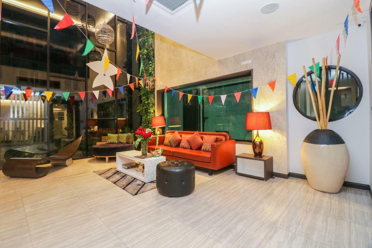 Aim House Bangkok No Parking Hotel Exterior photo