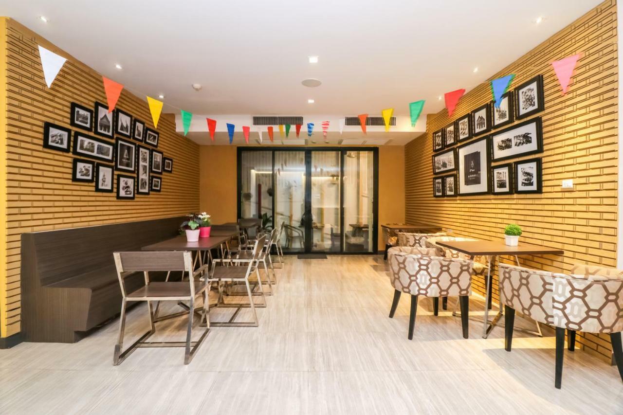 Aim House Bangkok No Parking Hotel Exterior photo