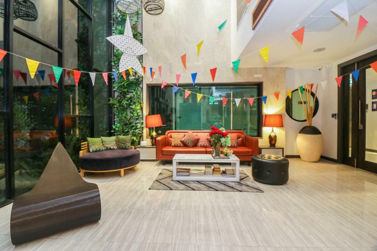 Aim House Bangkok No Parking Hotel Exterior photo